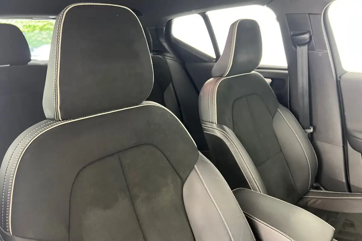 2021-volvo-xc40-15-t3-r-design-161bhp-big-39