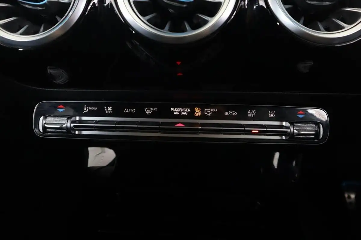 2022-mercedes-benz-a-class-20-a250-amg-line-executive-edition-saloon-4d-big-32