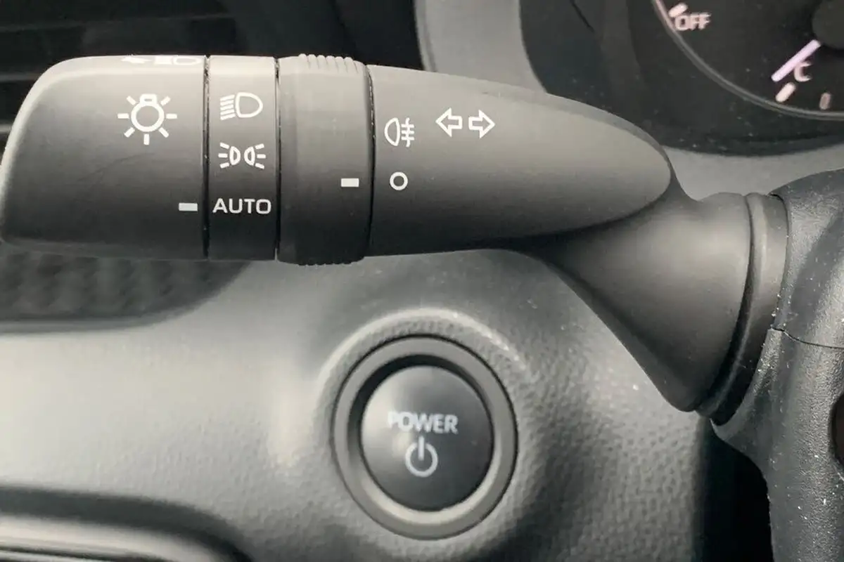 2024-mazda-mazda2-15-exclusive-line-big-22