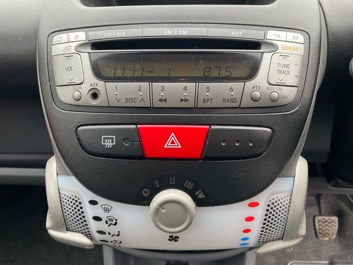 2009-citroen-c1-10-vt-5d-big-30