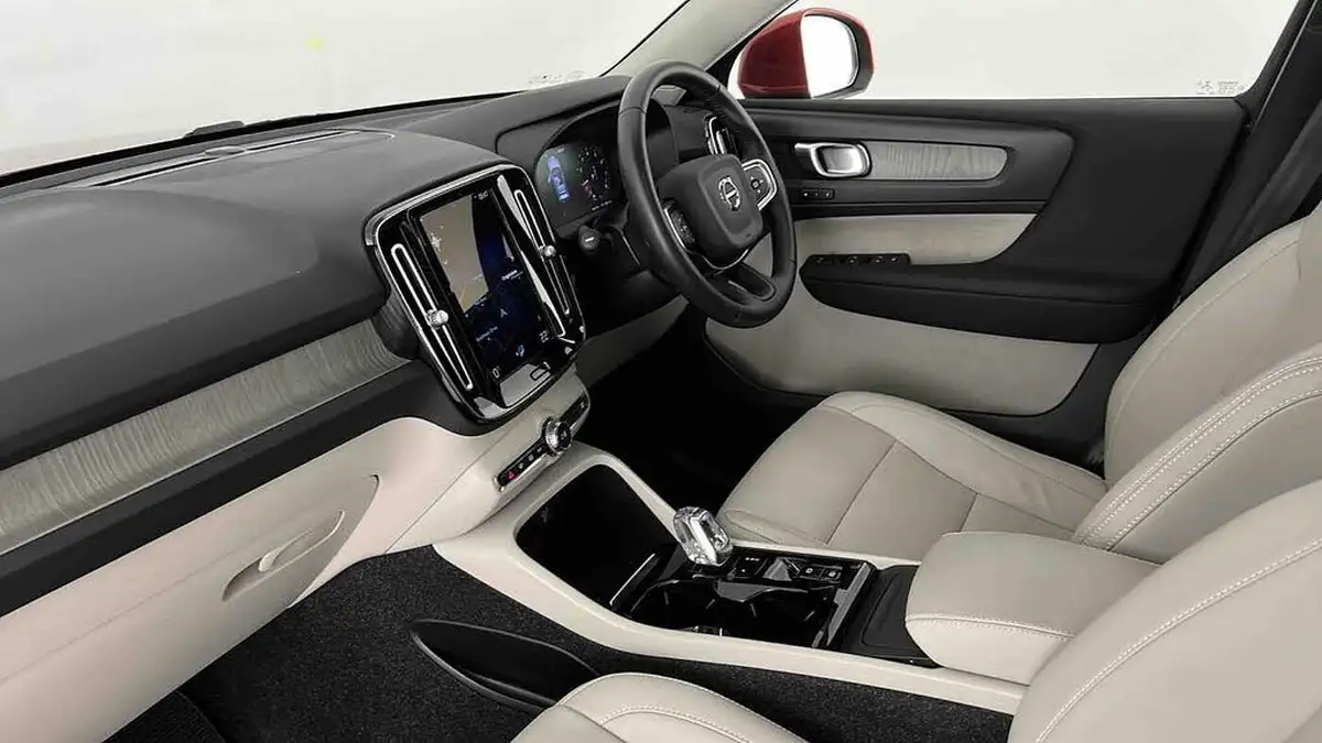 2021-volvo-xc40-15-t3-inscription-161bhp-auto-big-8