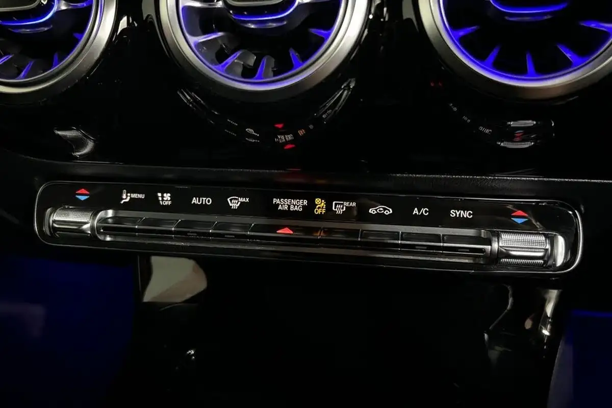 2021-mercedes-benz-cla-13-cla-180-amg-line-premium-coupe-4d-big-33