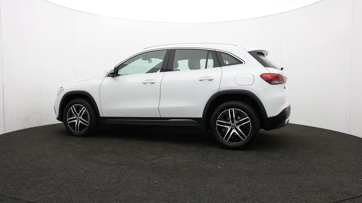 2021-mercedes-benz-gla-class-20d-gla-200d-sport-big-67