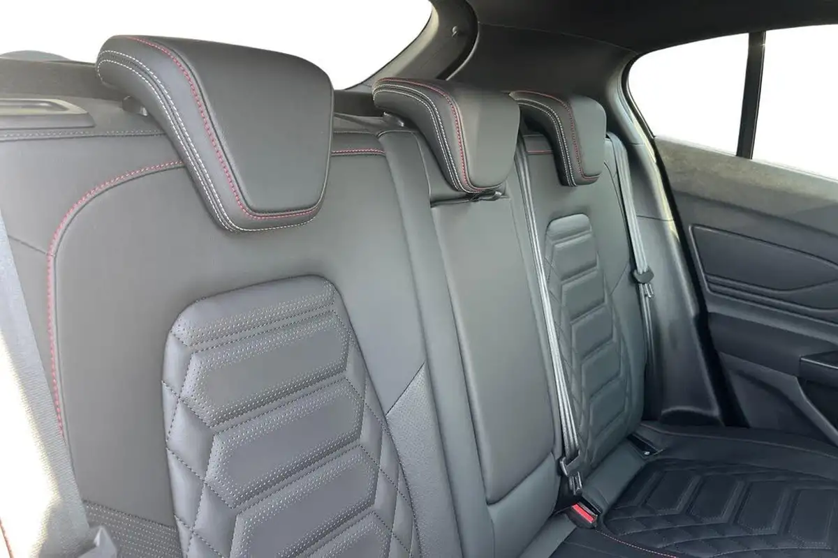 2023-ford-focus-10t-st-line-x-125ps-hybrid-mhev-hatchback-powershift-big-18