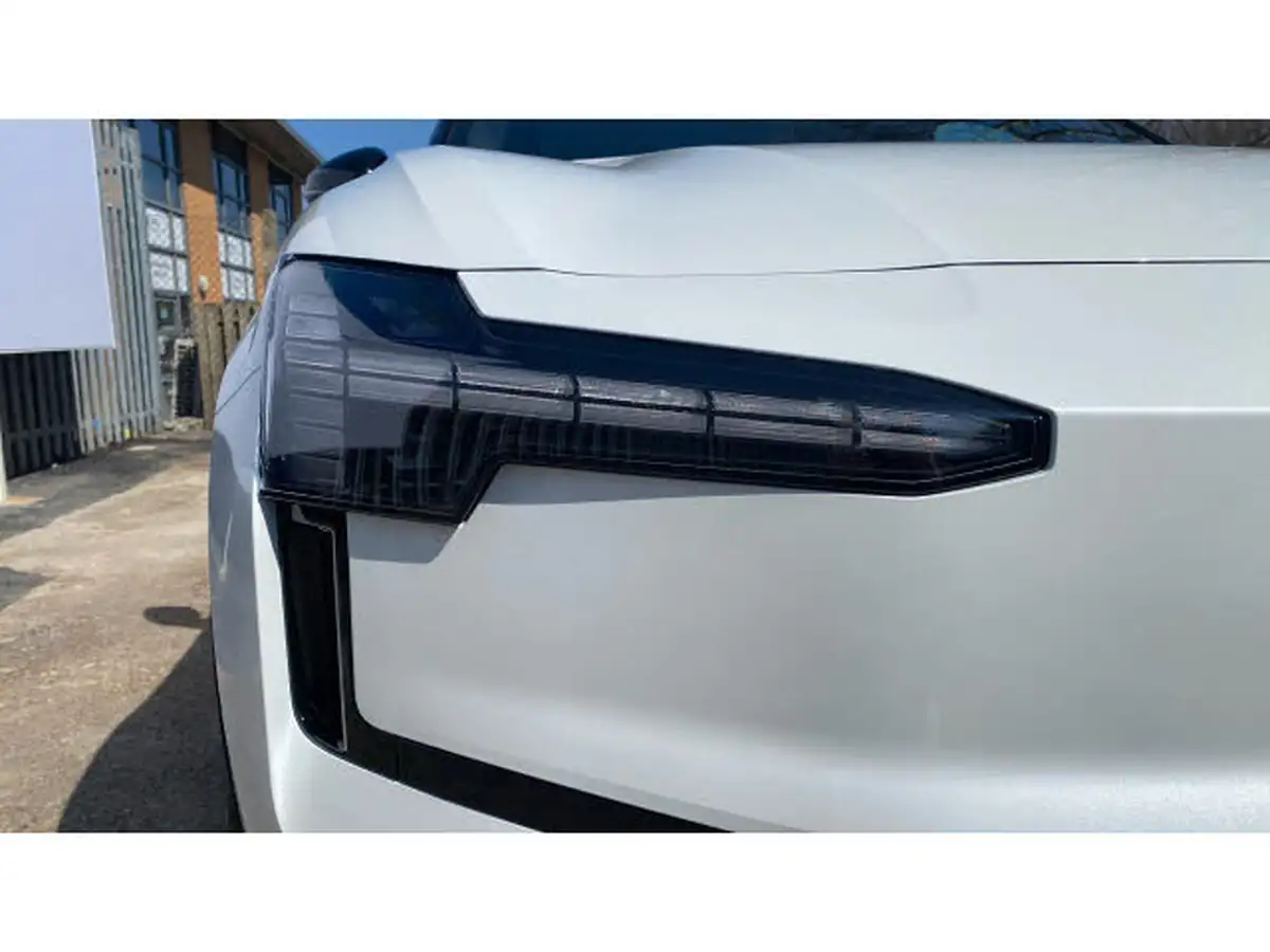 2025-volvo-ex30-e-twin-ultra-big-36
