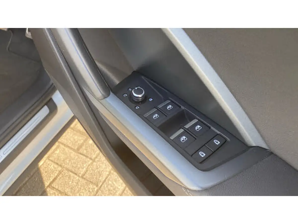 2021-audi-q3-20-35-tdi-s-line-station-wagon-quattro-tronic-big-46