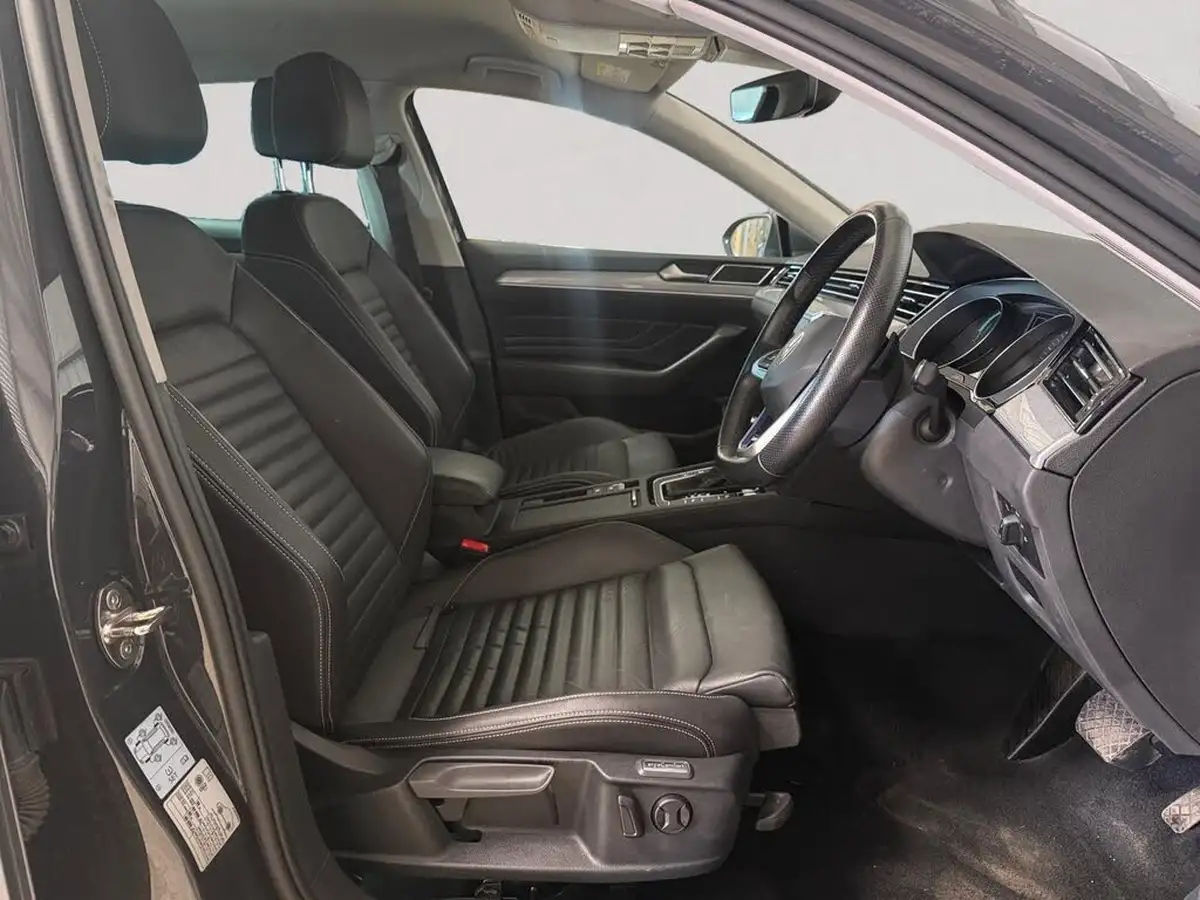 2021-volkswagen-passat-14-tsi-gte-saloon-4d-big-13