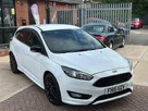 2015-ford-focus-15tdci-titanium-hatchback-small-1