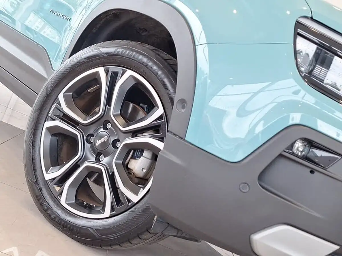 2024-jeep-avenger-e-summit-big-8