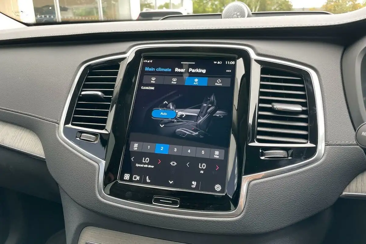 2024-volvo-xc90-20-b5-ultra-dark-big-37