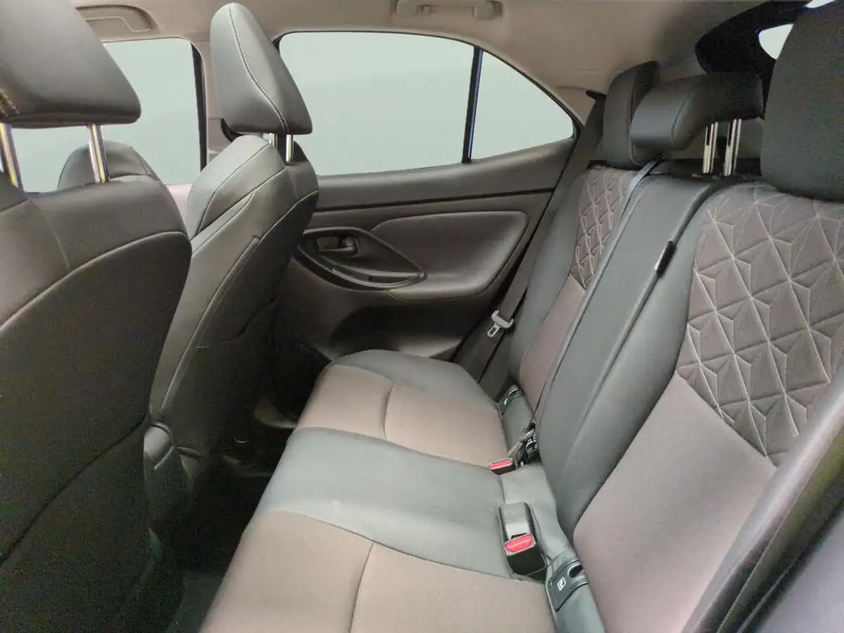 2022-toyota-yaris-cross-15-vvt-i-excel-awd-i-big-33