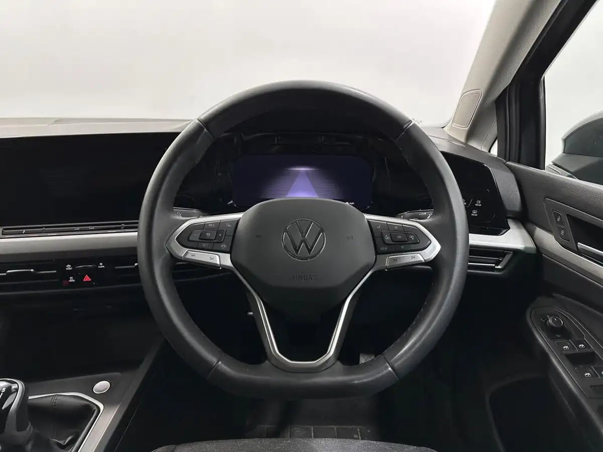 2023-volkswagen-golf-15-tsi-life-150ps-hatchback-big-11