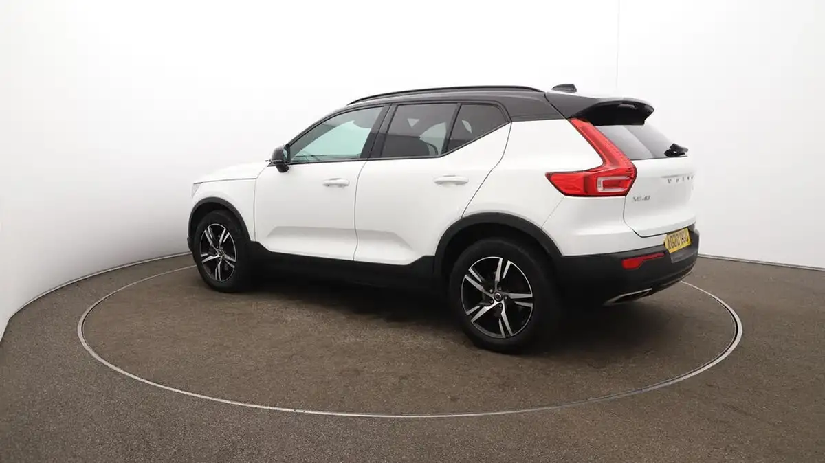 2020-volvo-xc40-20-t4-r-design-awd-big-35
