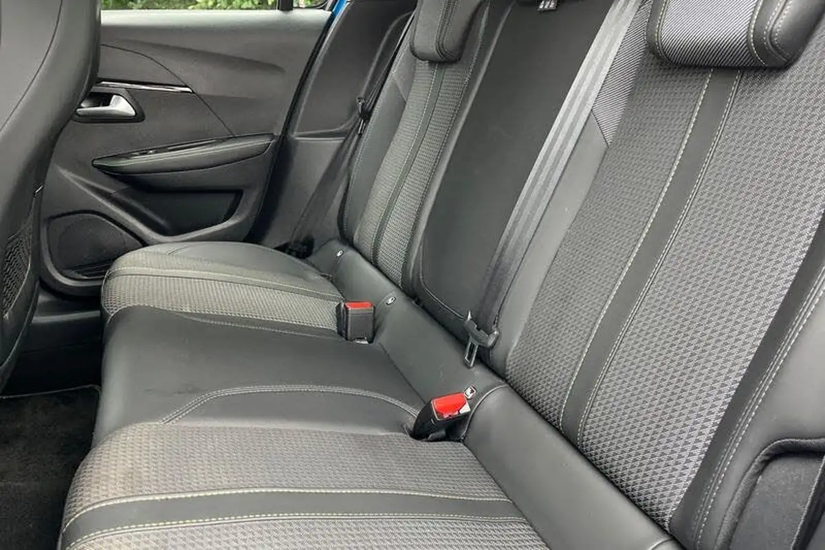 2022-peugeot-208-12-puretech-gt-130bhp-eat8-big-19