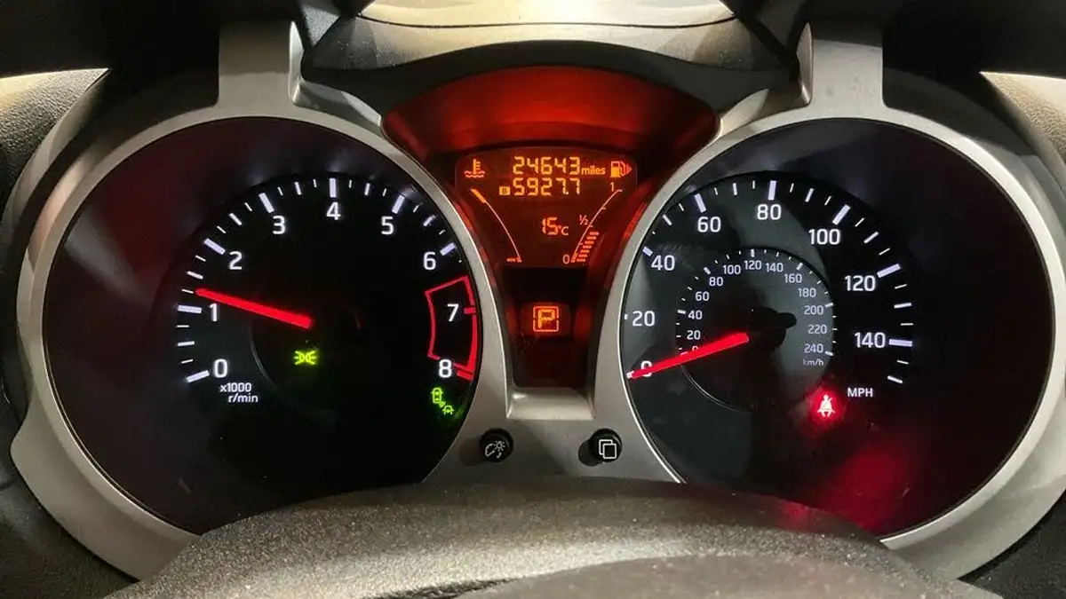 2014-nissan-juke-16-tekna-117ps-1598cc-xtronic-cvt-big-10
