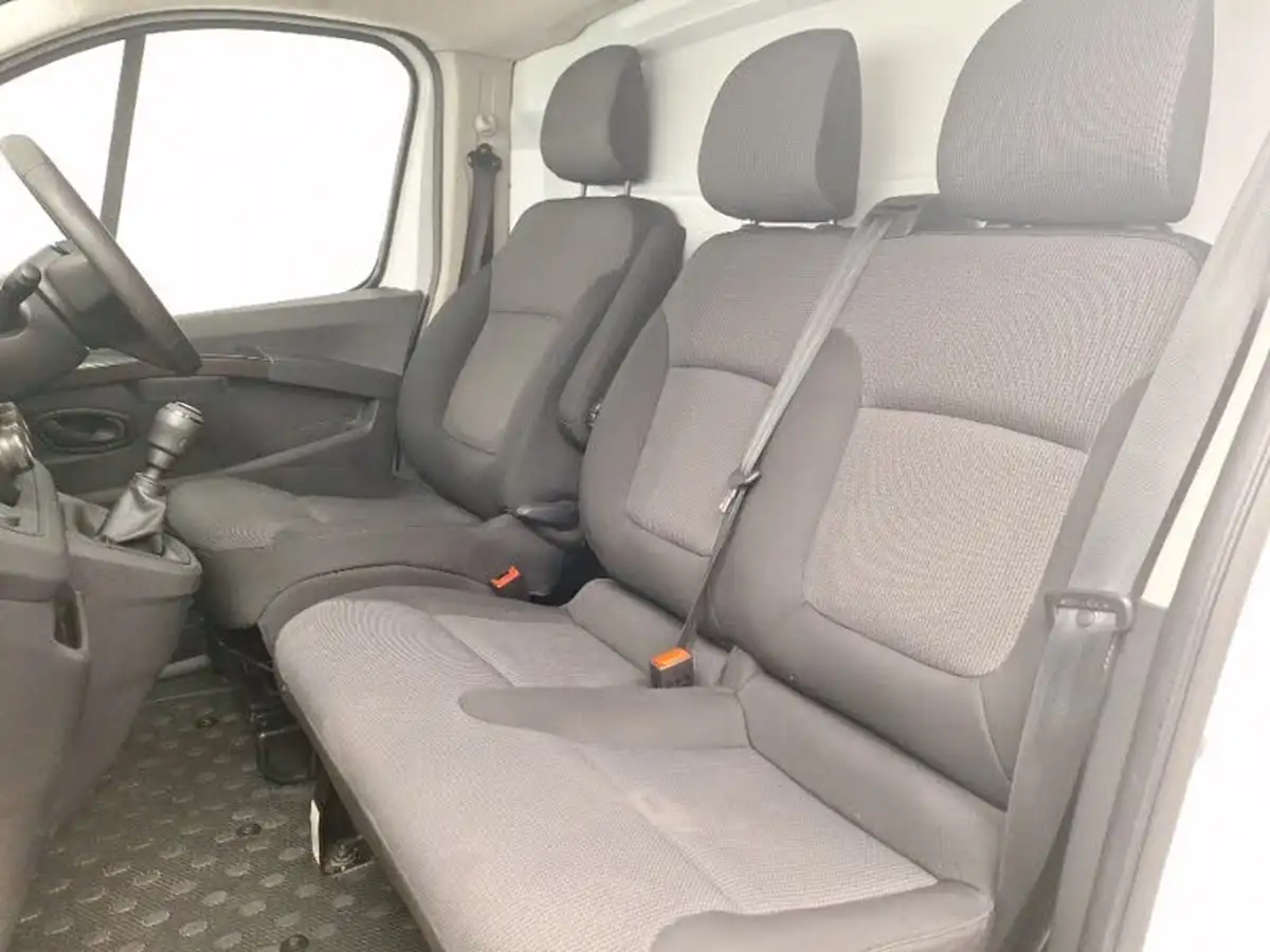 2022-renault-trafic-20dci-ll30-130-business-panel-big-4