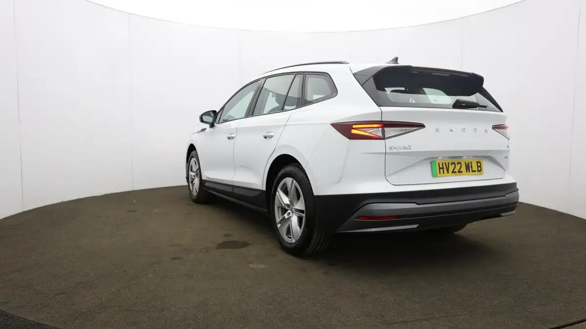 2022-skoda-enyaq-e-60-big-44