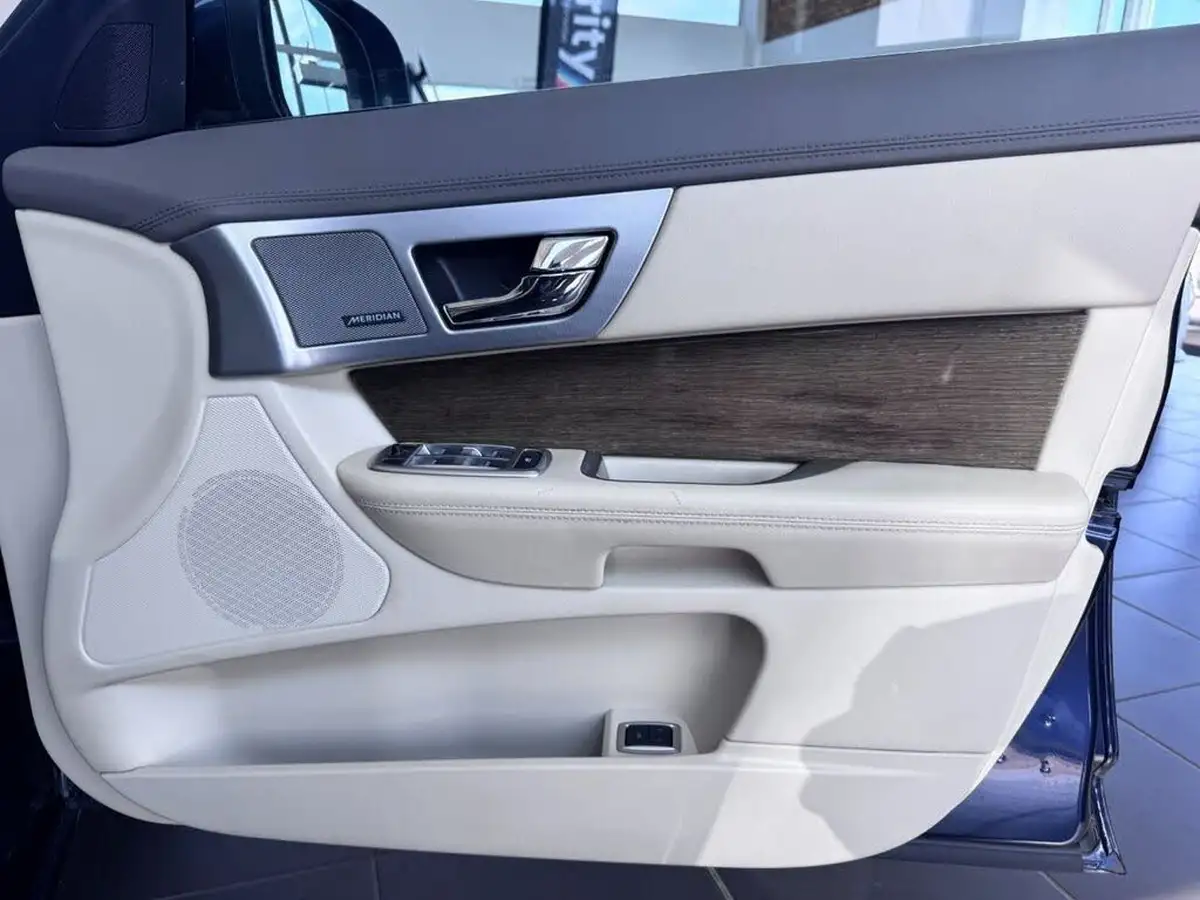 2014-jaguar-xf-30td-premium-luxury-saloon-4d-big-13
