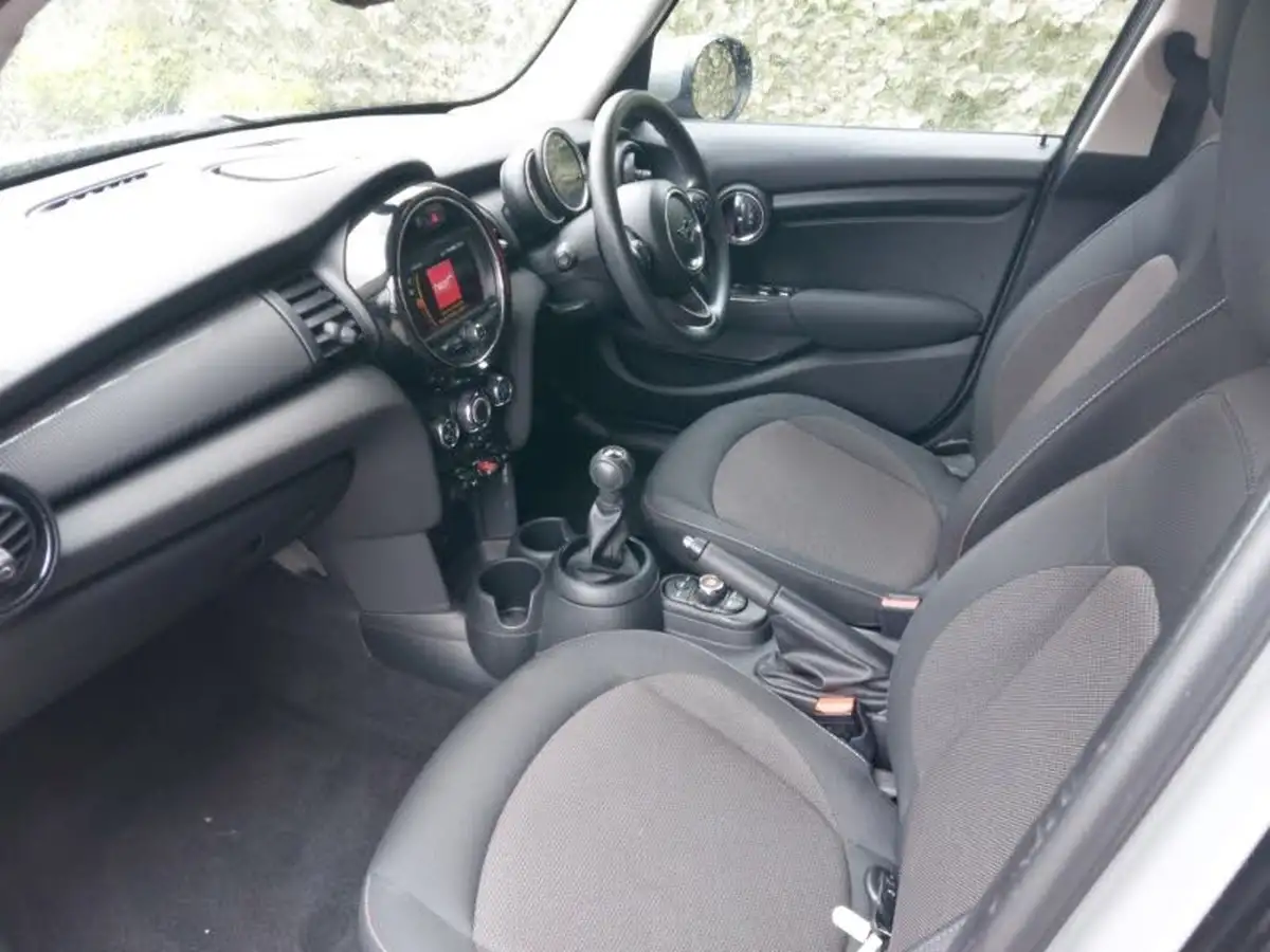 2019-mini-cooper-15-cooper-classic-hatchback-5d-big-4