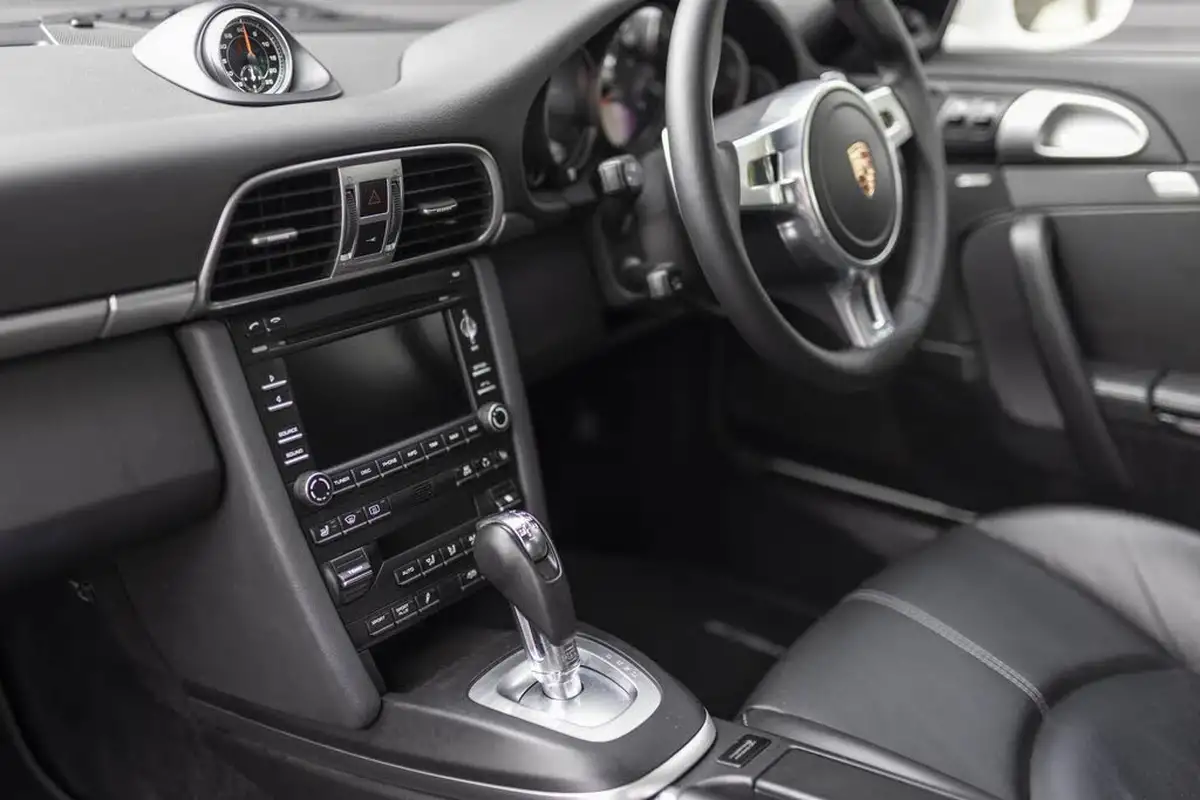 2011-porsche-911-38-carrera-gts-coupe-pdk-big-34