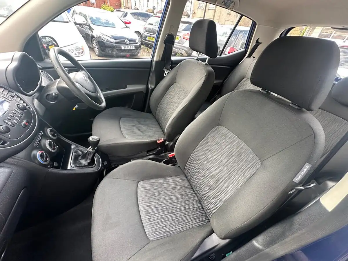 2012-hyundai-i10-12-active-big-38