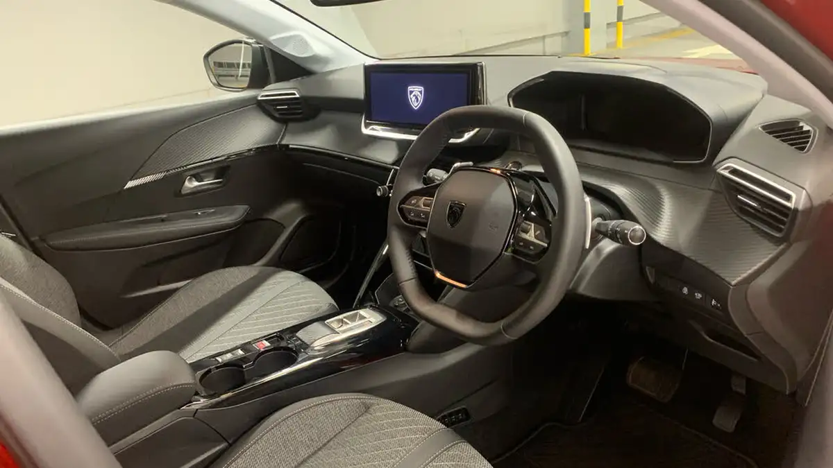 2024-peugeot-208-12-puretech-allure-hybrid-e-dsc6-big-10