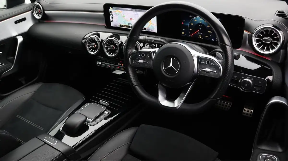 2022-mercedes-benz-a-class-13-a180-amg-line-executive-edition-hatchback-5d-7g-dct-big-9