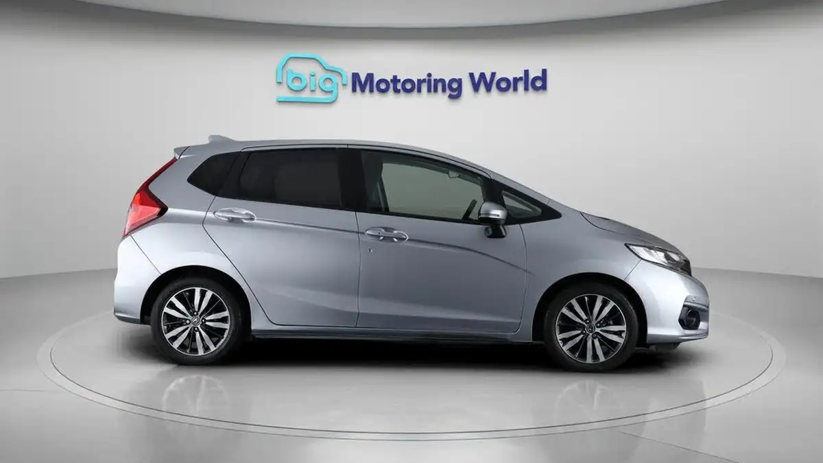 2020-honda-jazz-13-i-vtec-ex-navi-big-8