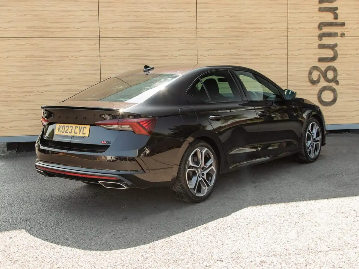 2023-skoda-octavia-20-tsi-vrs-hatchback-dsg-big-1