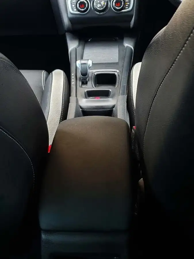 2015-citroen-ds4-16e-hdi-dstyle-nav-etg6-big-13