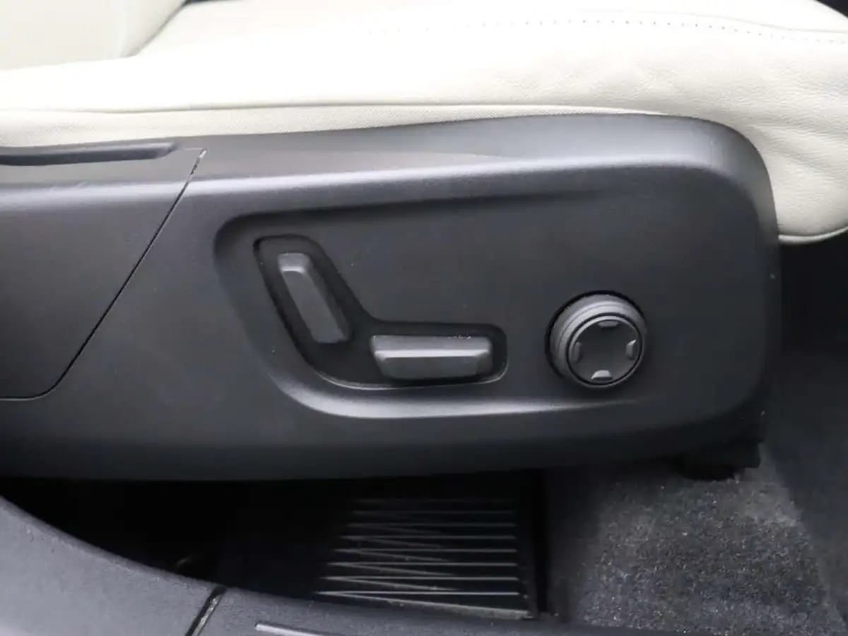 2022-volvo-xc40-15-t5-inscription-pro-big-26
