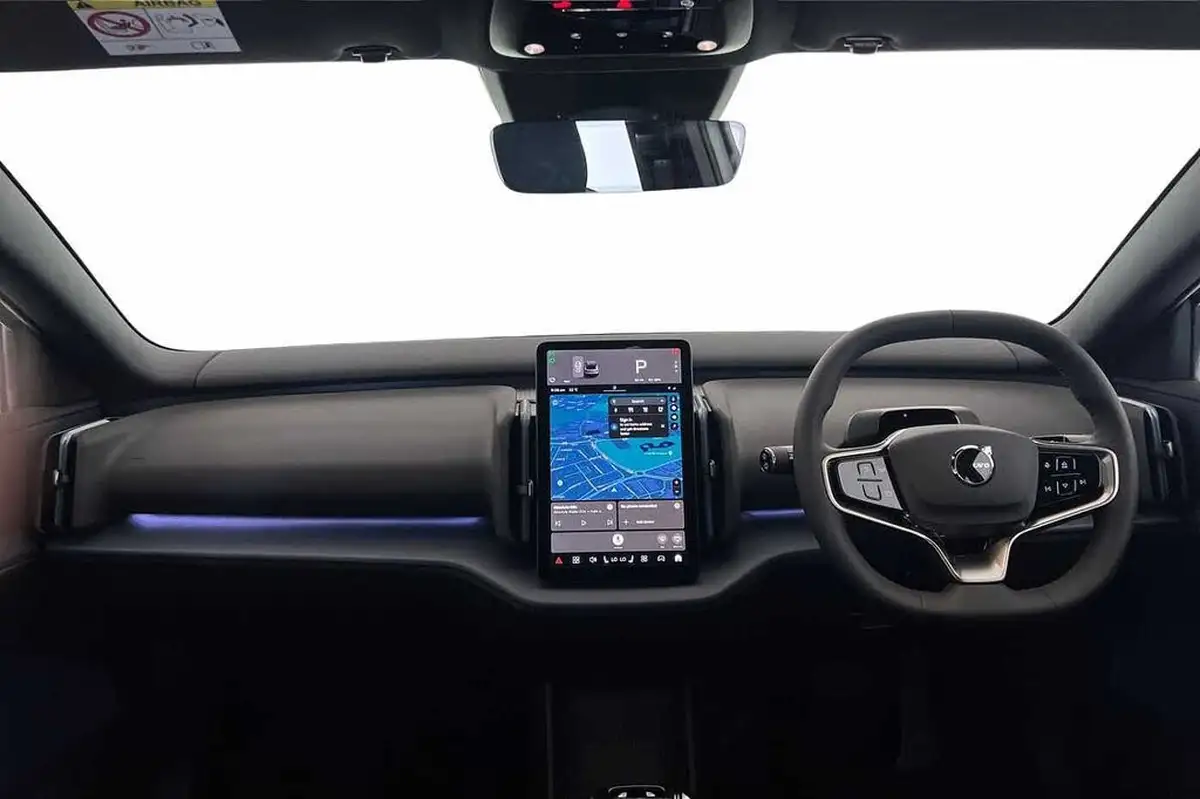 2025-volvo-ex30-e-single-motor-plus-extended-range-big-5