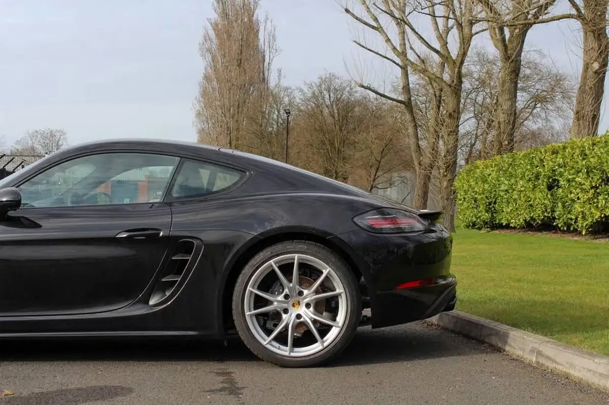 2025-porsche-cayman-718-20-cayman-style-edition-pdk-big-18