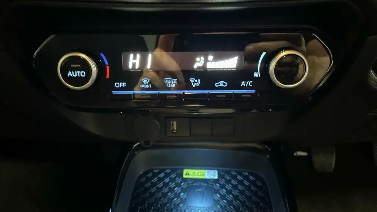 2022-toyota-aygo-x-10-vvt-i-exclusive-big-26