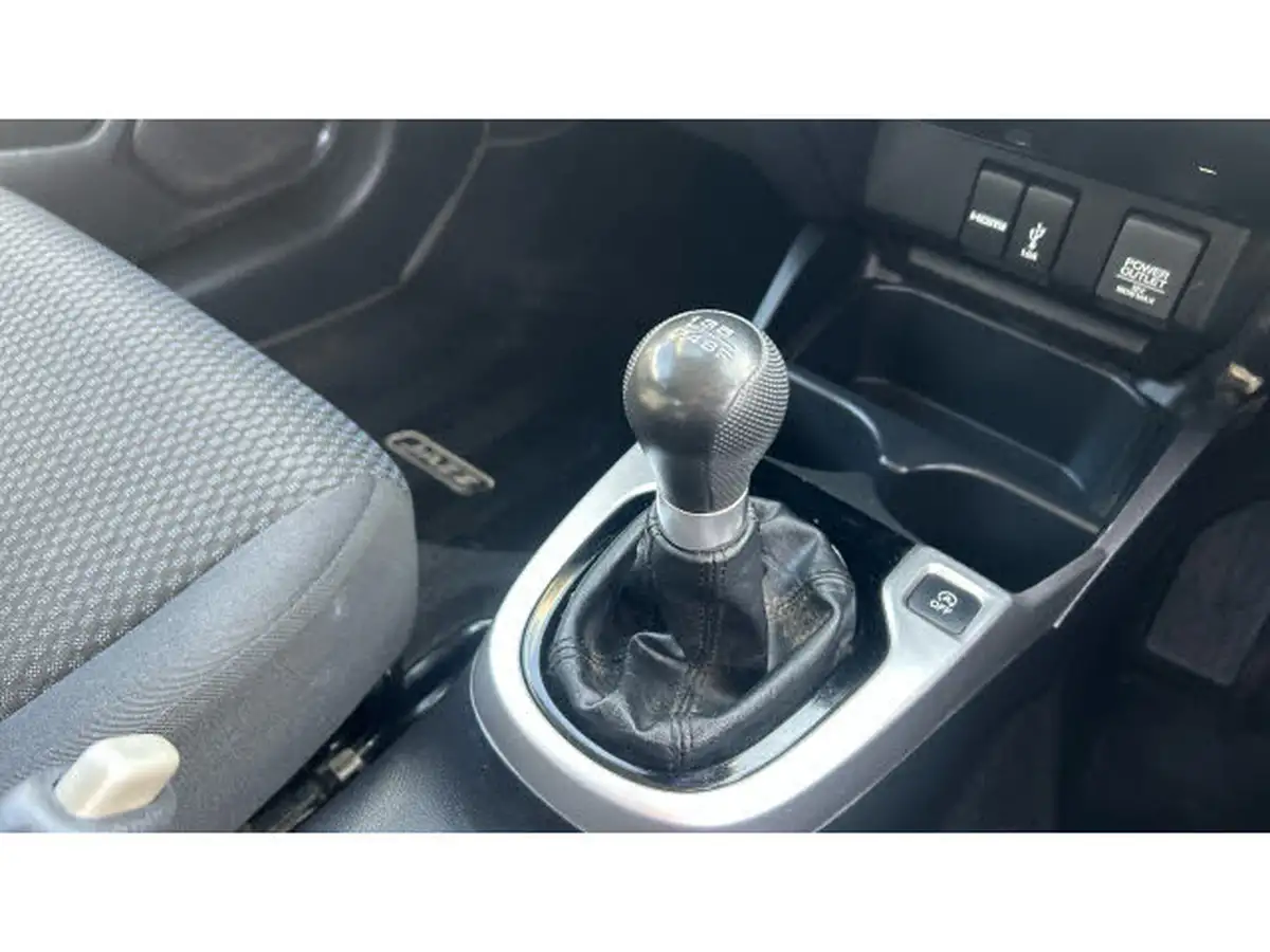 2018-honda-jazz-13-i-vtec-se-navi-big-16