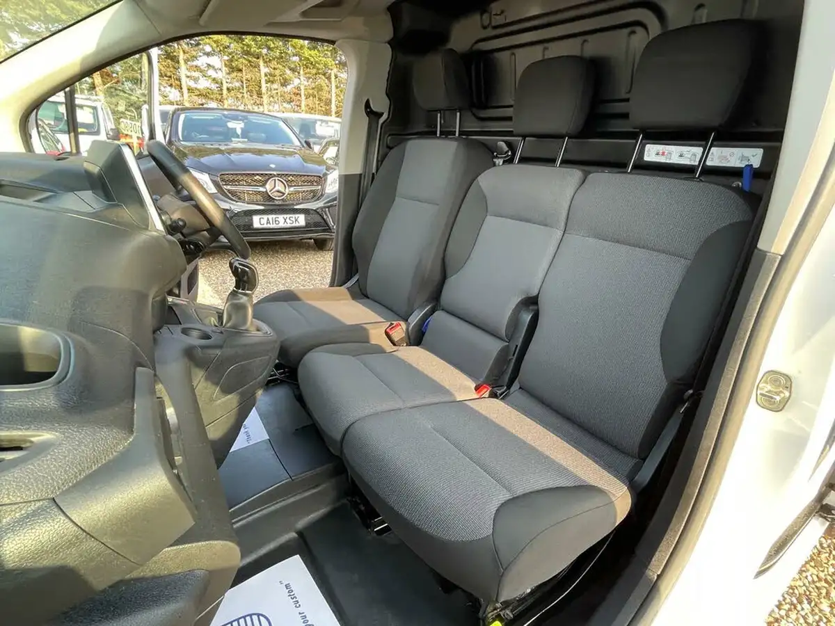 2020-citroen-berlingo-15bluehdi-1000-enterprise-100pseu6dt-e-ss-panel-big-22