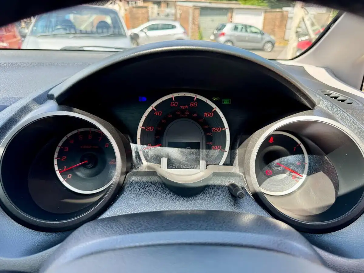 2014-honda-jazz-14-ex-big-48