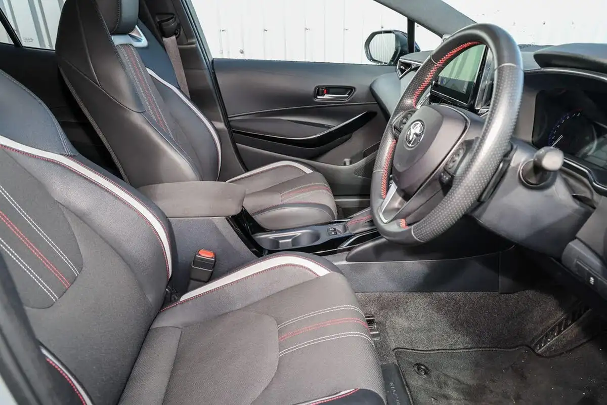 2022-toyota-corolla-20-vvt-i-gr-sport-181bhp-spare-wheel-hatchback-big-14