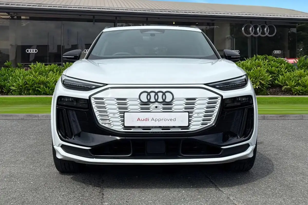 2025-audi-q6-e-tron-e-edition-1-326ps-performance-suv-auto-big-4