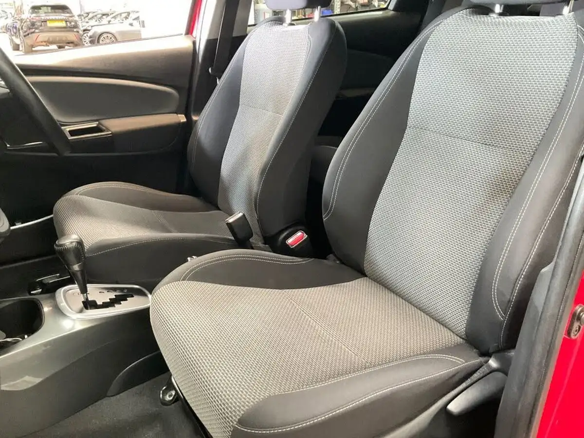 2015-toyota-yaris-15-vvt-i-sport-hybrid-big-27