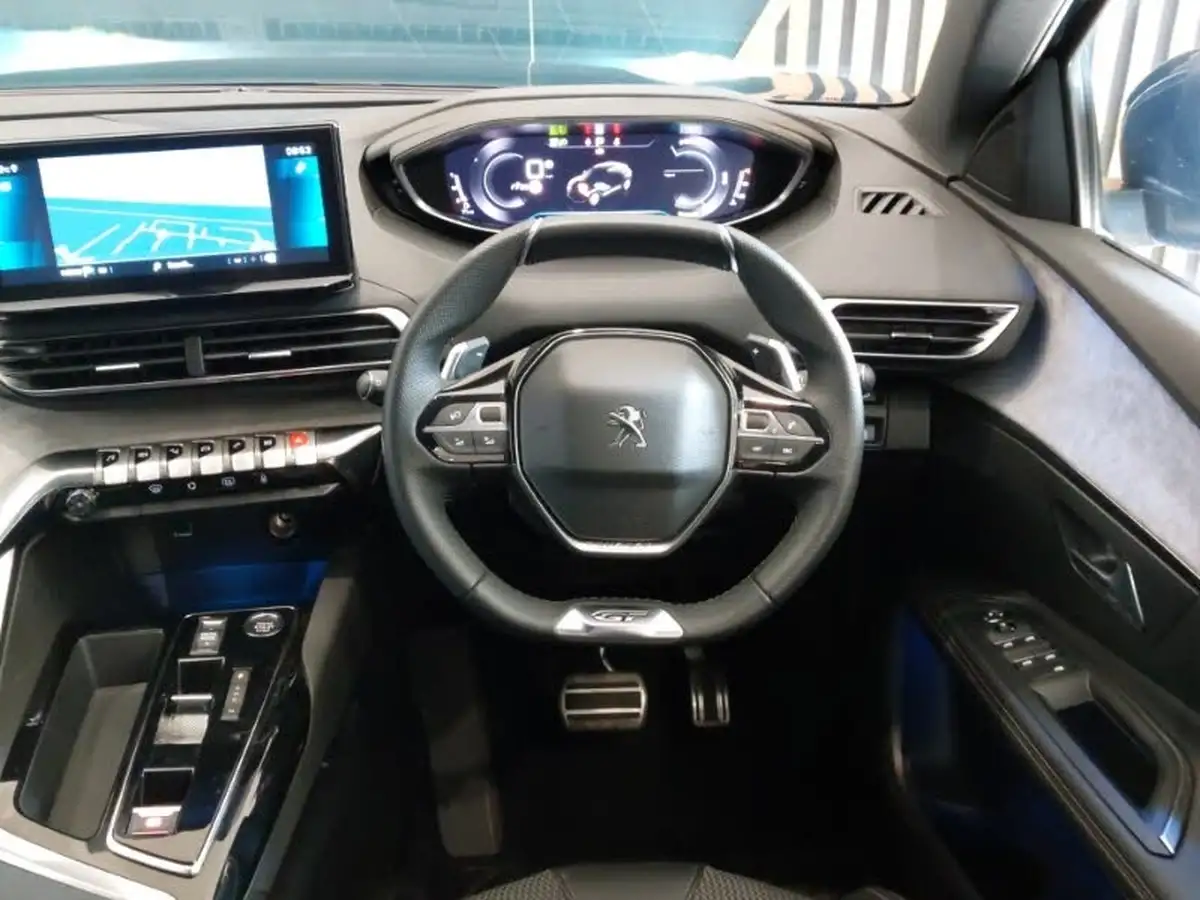 2023-peugeot-3008-suv-12-puretech-gt-136ps-hybrid-e-dsc6-big-6