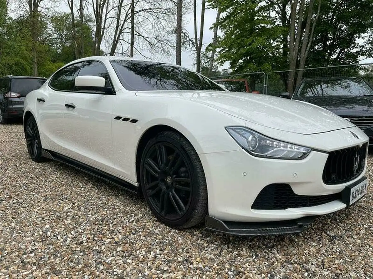 2014-maserati-ghibli-30td-big-0