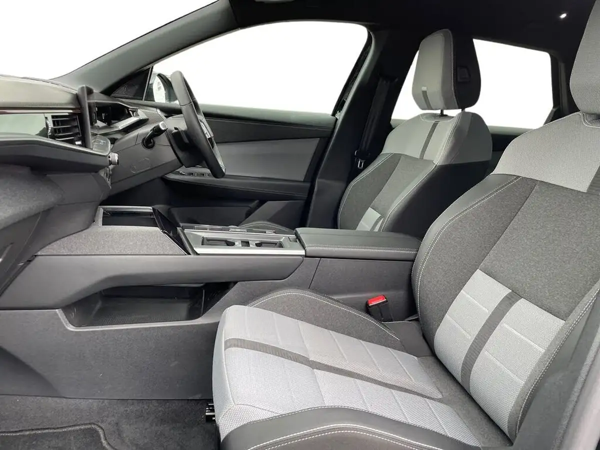 2024-vauxhall-grandland-e-gs-big-8