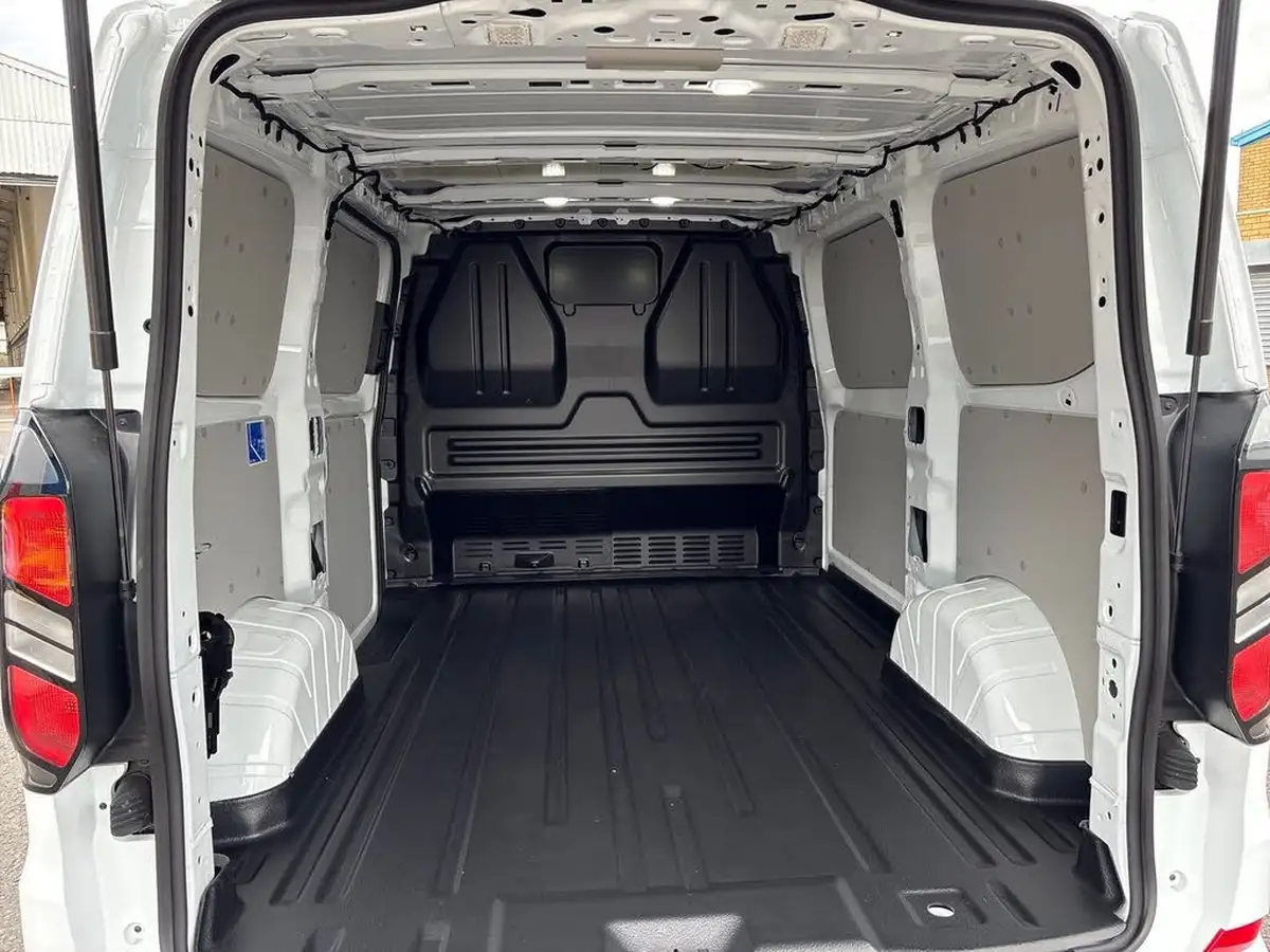 2025-ford-transit-custom-20tdci-280-l1h1-limited-136pseu6e-panel-van-1996cc-big-11