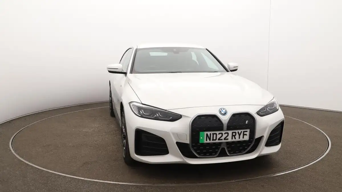 2022-bmw-i4-e-edrive40-m-sport-big-42