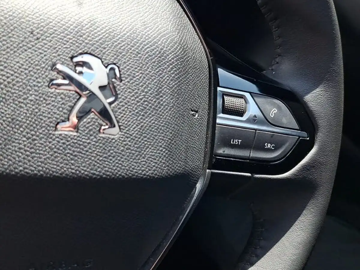 2023-peugeot-2008-suv-12-puretech-allure-premium-100bhp-big-13