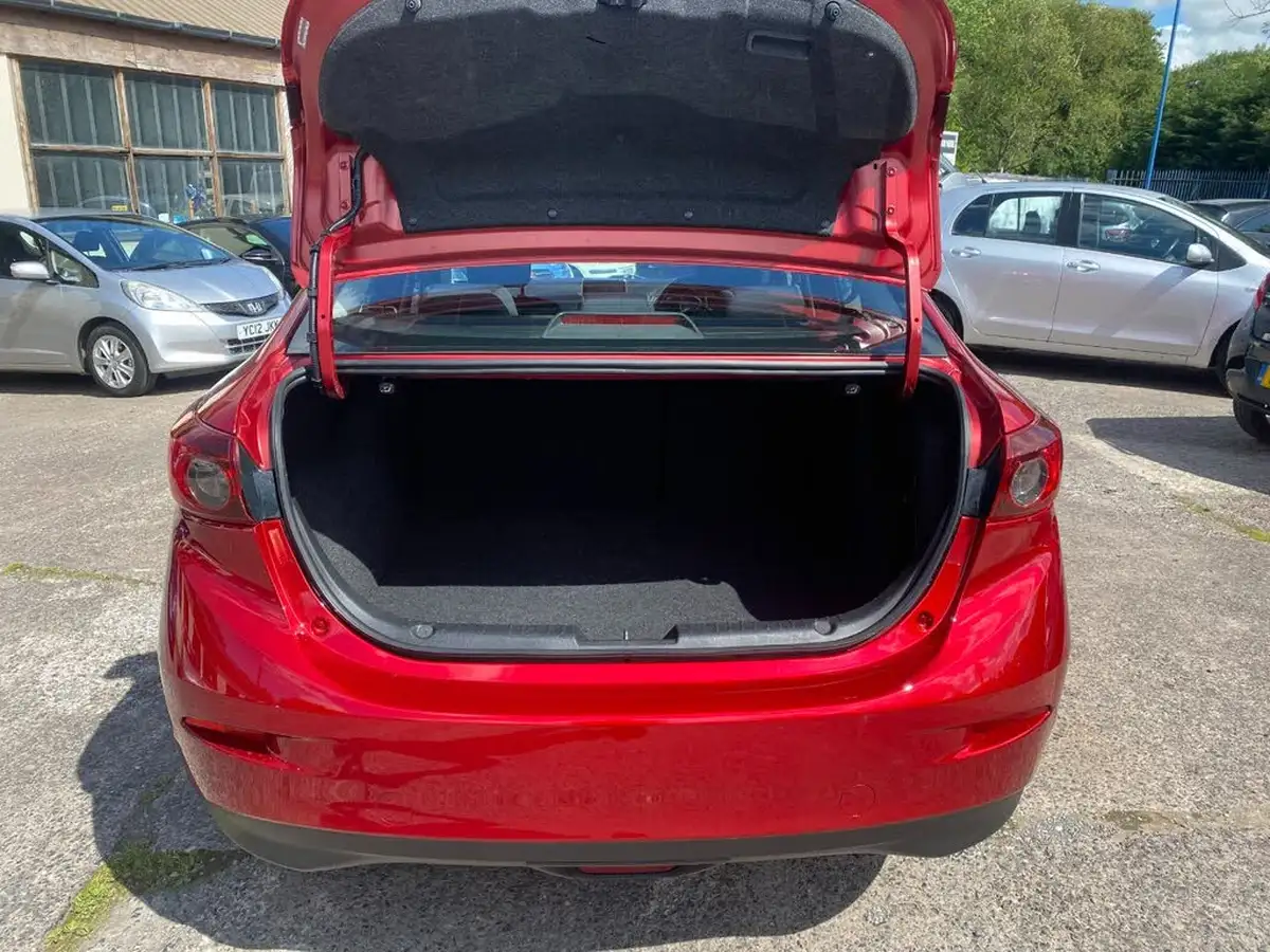 2014-mazda-mazda3-20-se-nav-fastback-4d-big-4