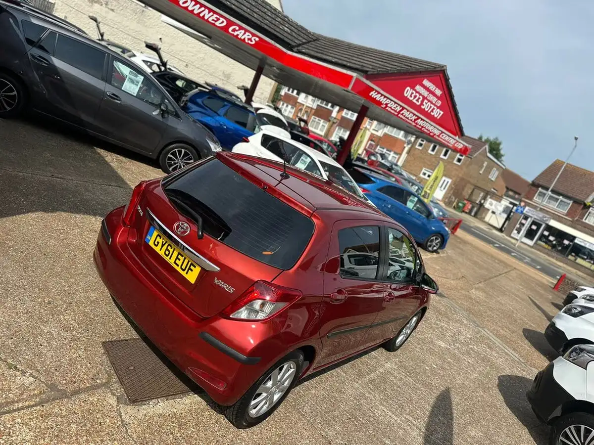 2011-toyota-yaris-133-tr-vvt-i-99bhp-5d-big-28