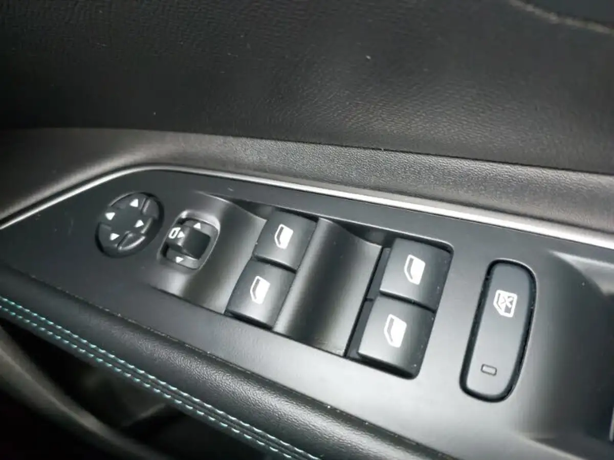 2022-peugeot-3008-suv-12-puretech-allure-premium-eat8-big-12