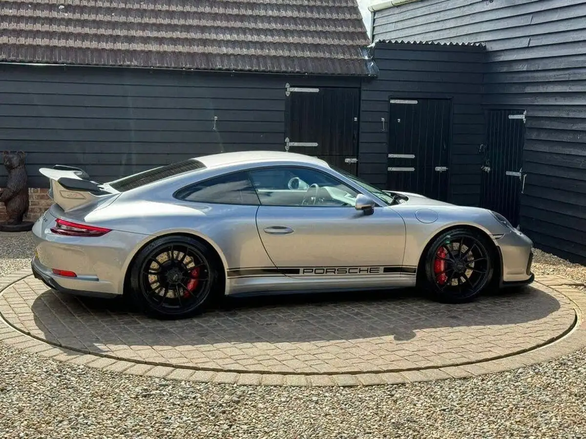 2017-porsche-911-40-gt3-pdk-big-38